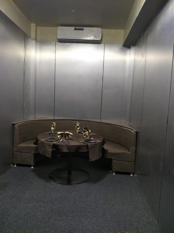 ホテル K D Residency Kalyān エクステリア 写真
